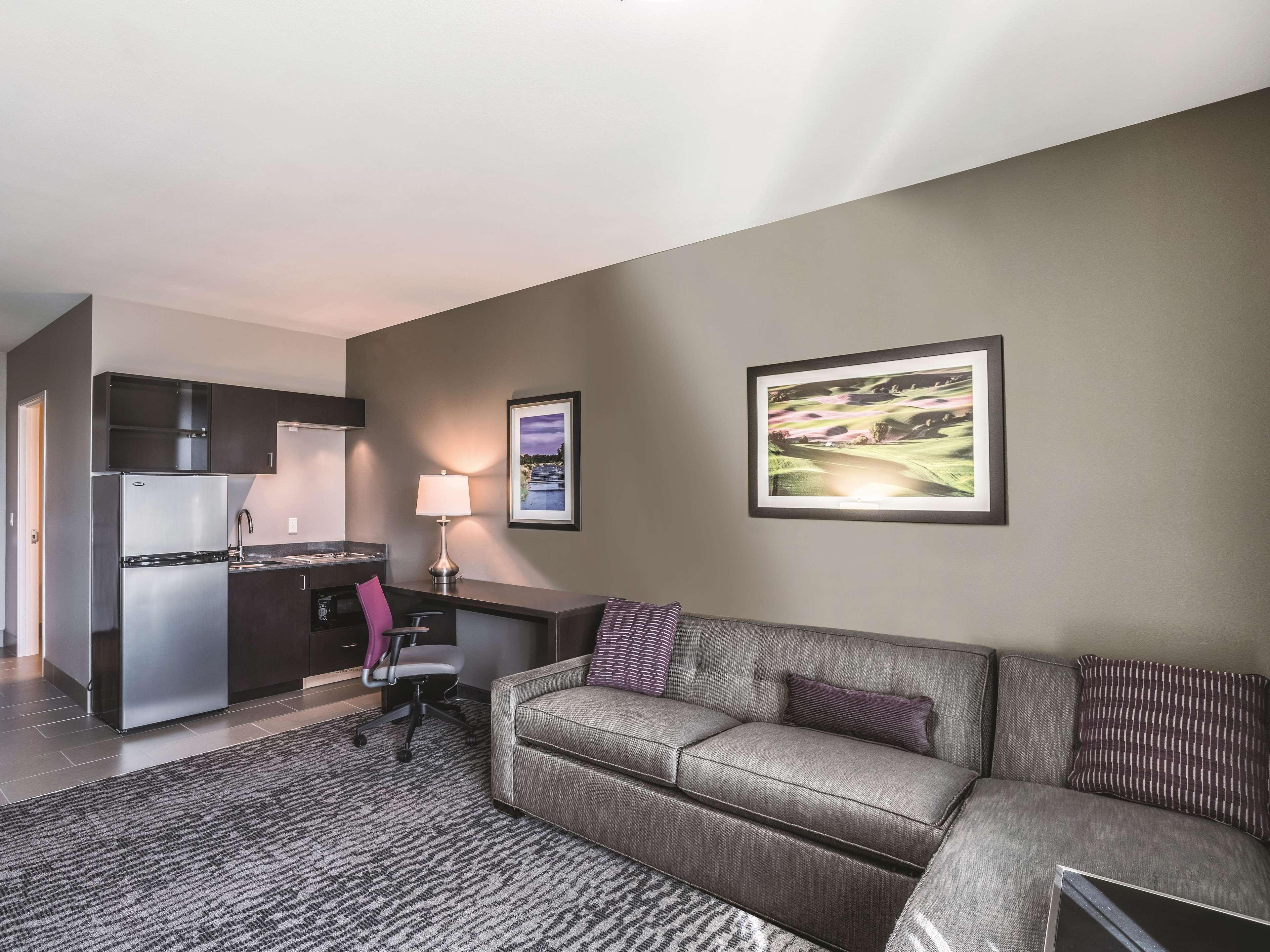 La Quinta Inn & Suites By Wyndham Уала Уала Екстериор снимка