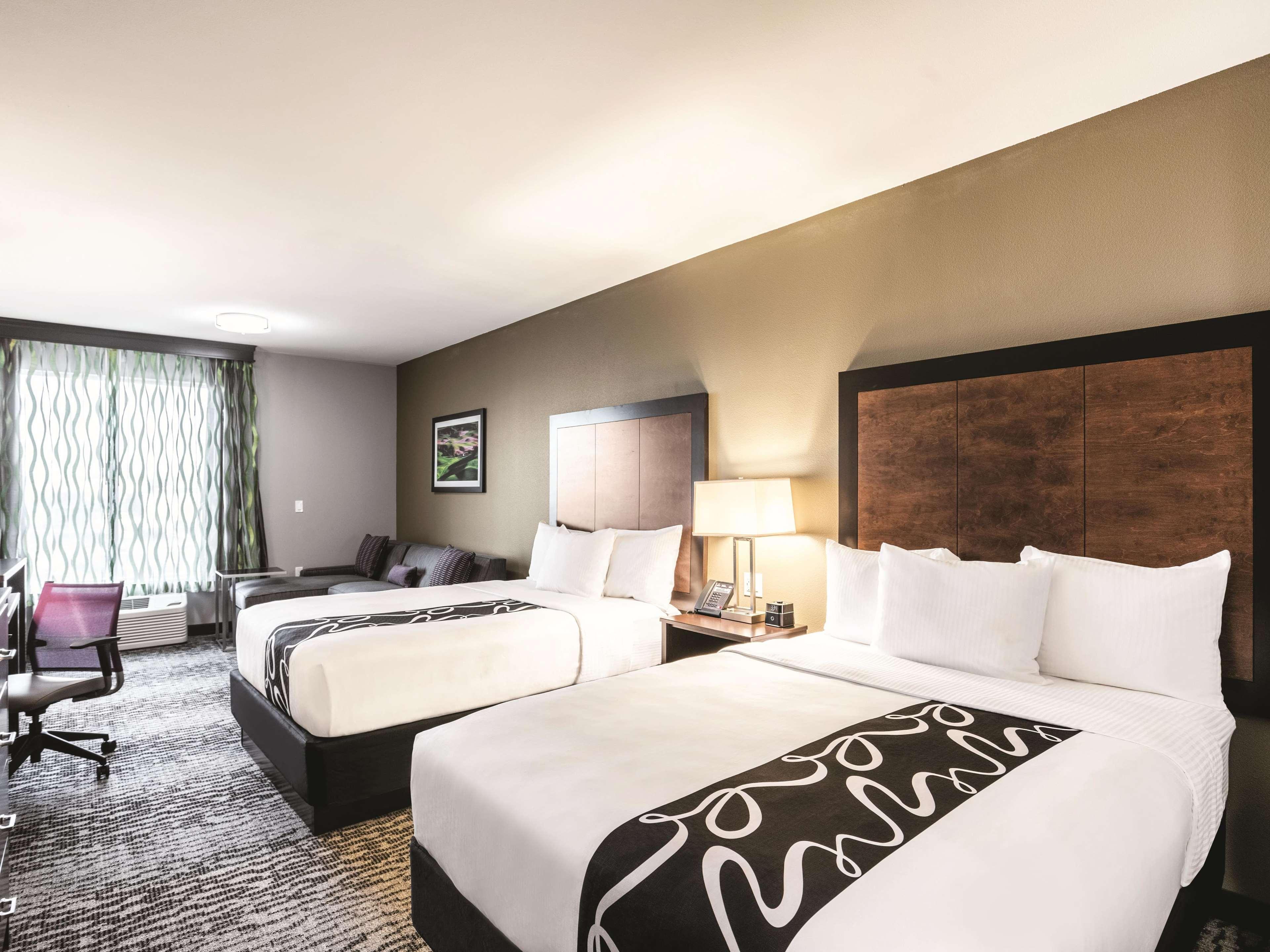 La Quinta Inn & Suites By Wyndham Уала Уала Екстериор снимка