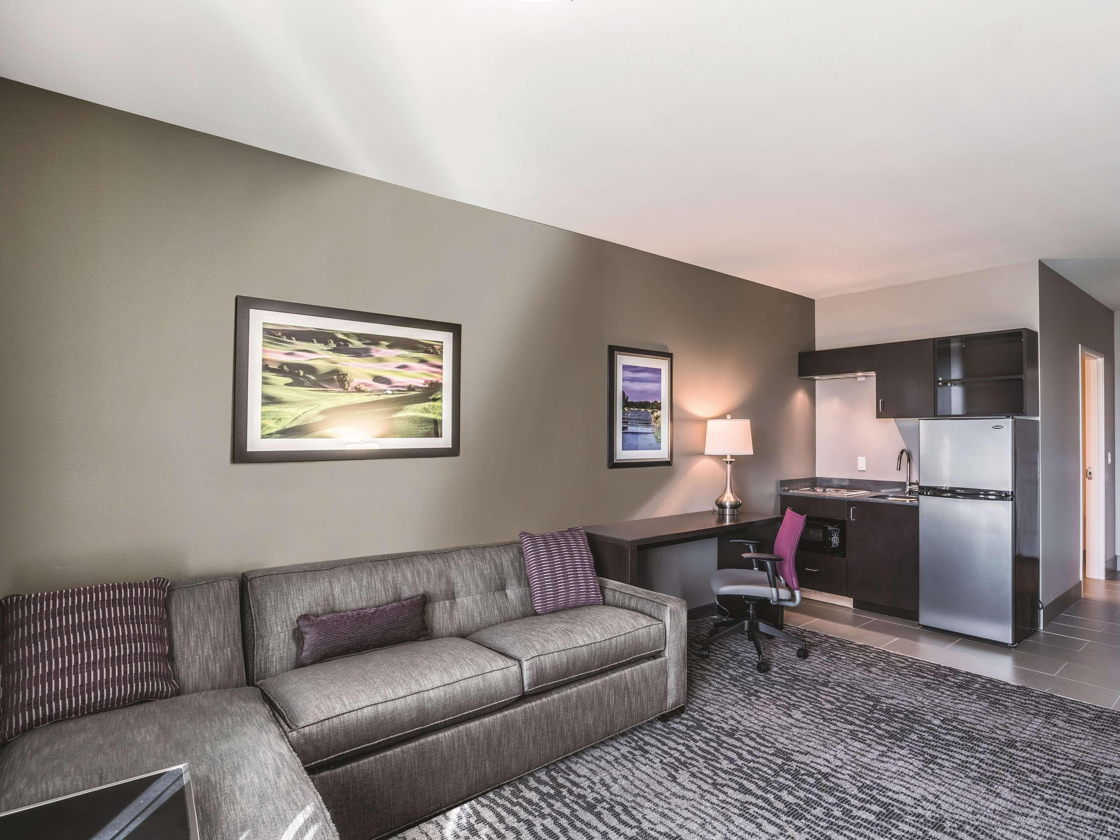 La Quinta Inn & Suites By Wyndham Уала Уала Екстериор снимка