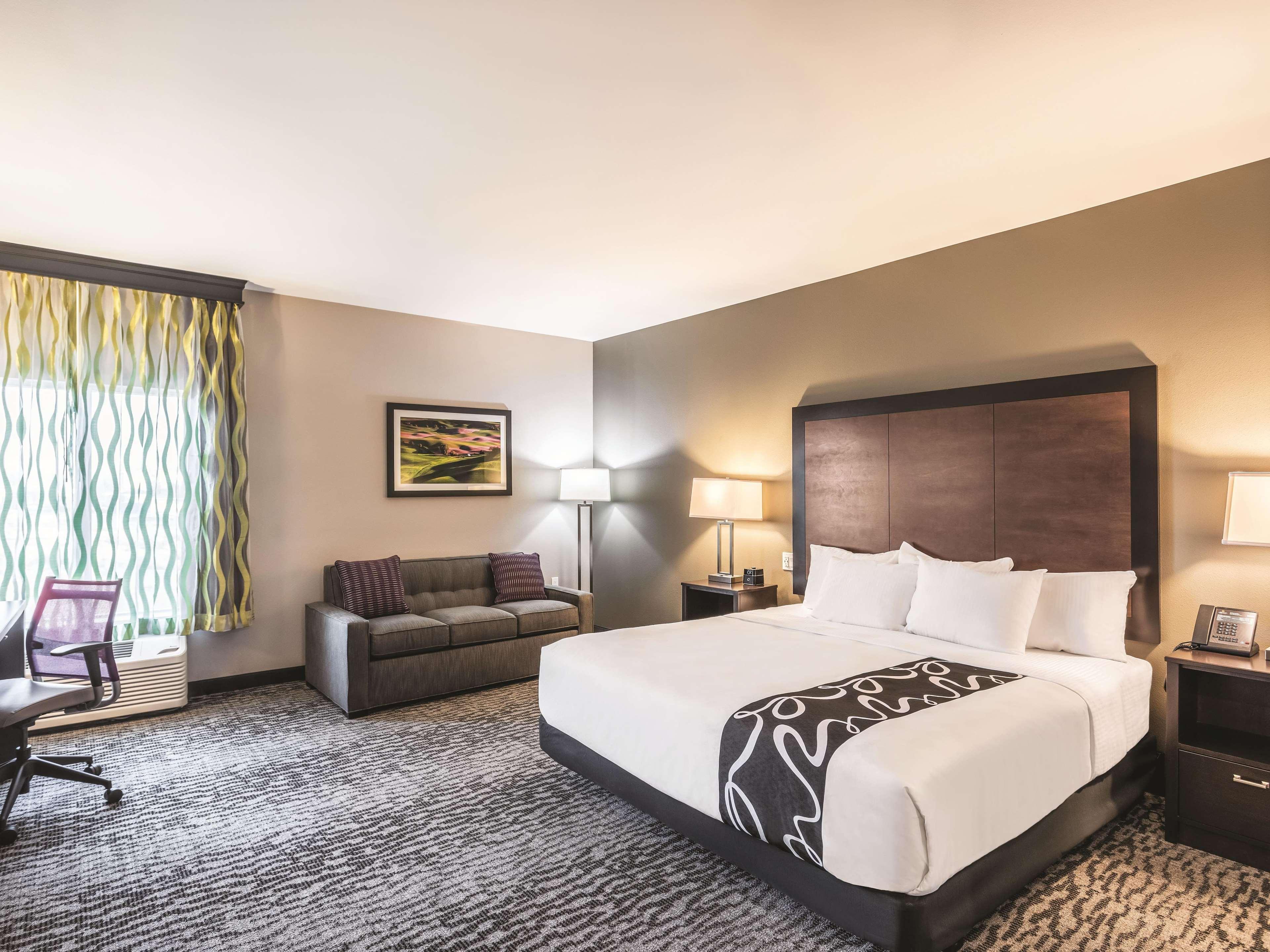 La Quinta Inn & Suites By Wyndham Уала Уала Екстериор снимка