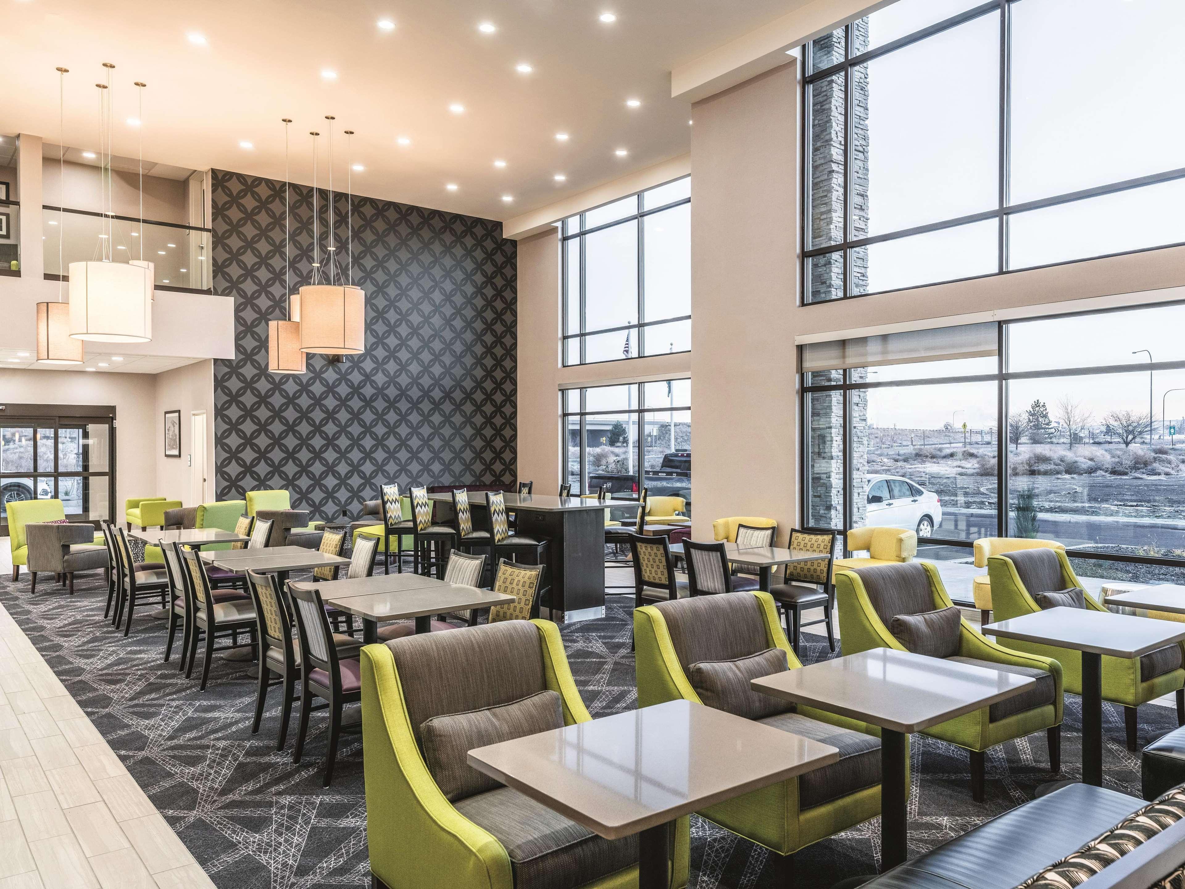 La Quinta Inn & Suites By Wyndham Уала Уала Екстериор снимка