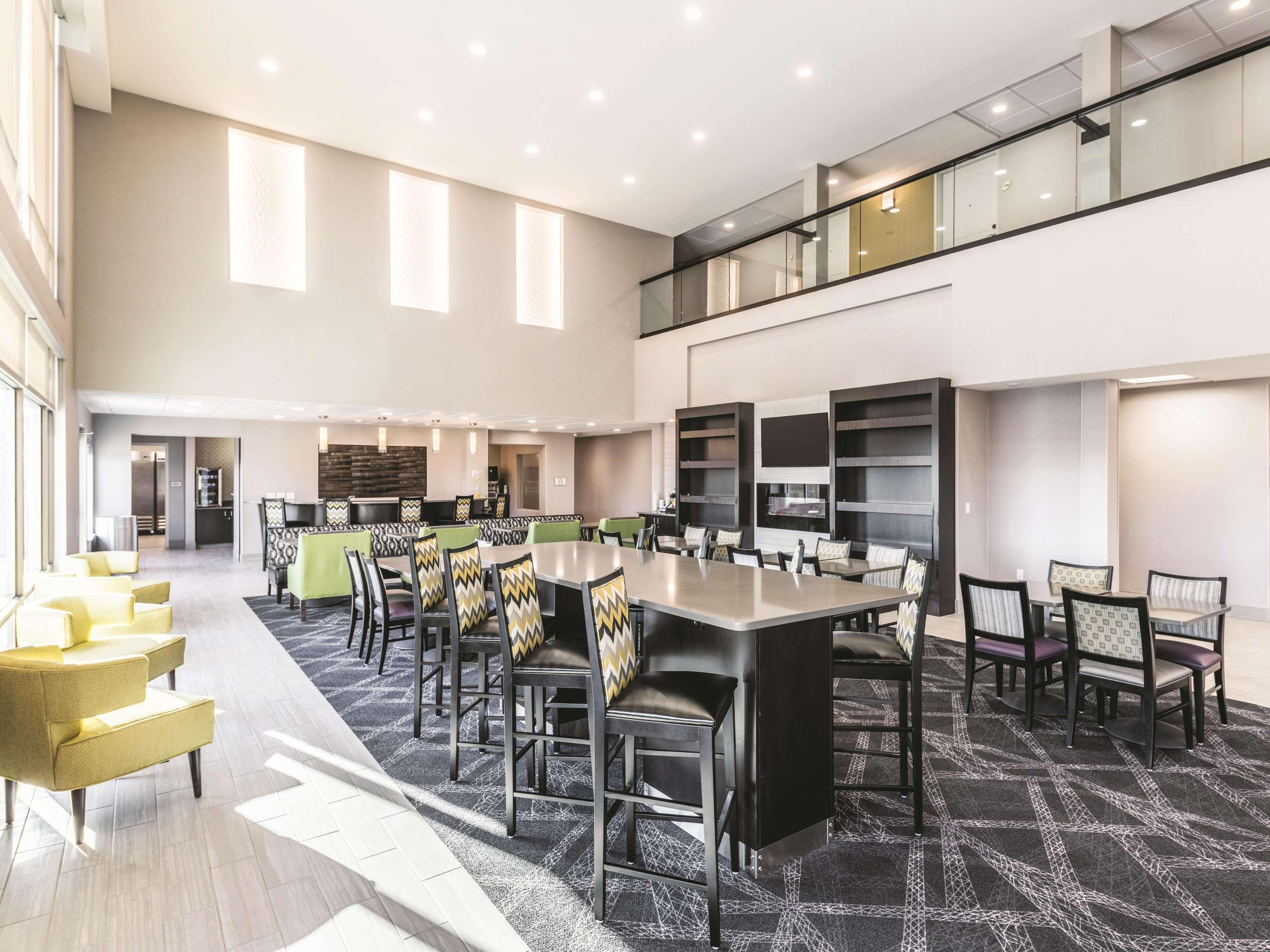 La Quinta Inn & Suites By Wyndham Уала Уала Екстериор снимка