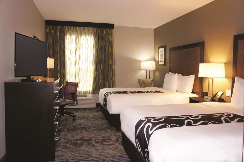 La Quinta Inn & Suites By Wyndham Уала Уала Стая снимка
