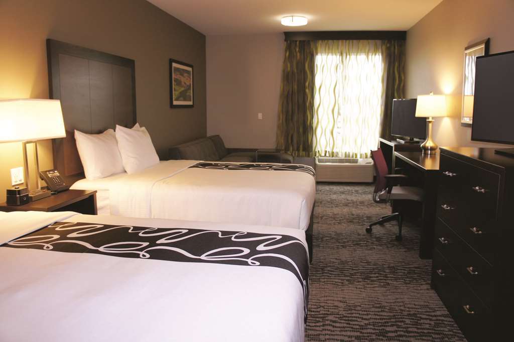 La Quinta Inn & Suites By Wyndham Уала Уала Стая снимка