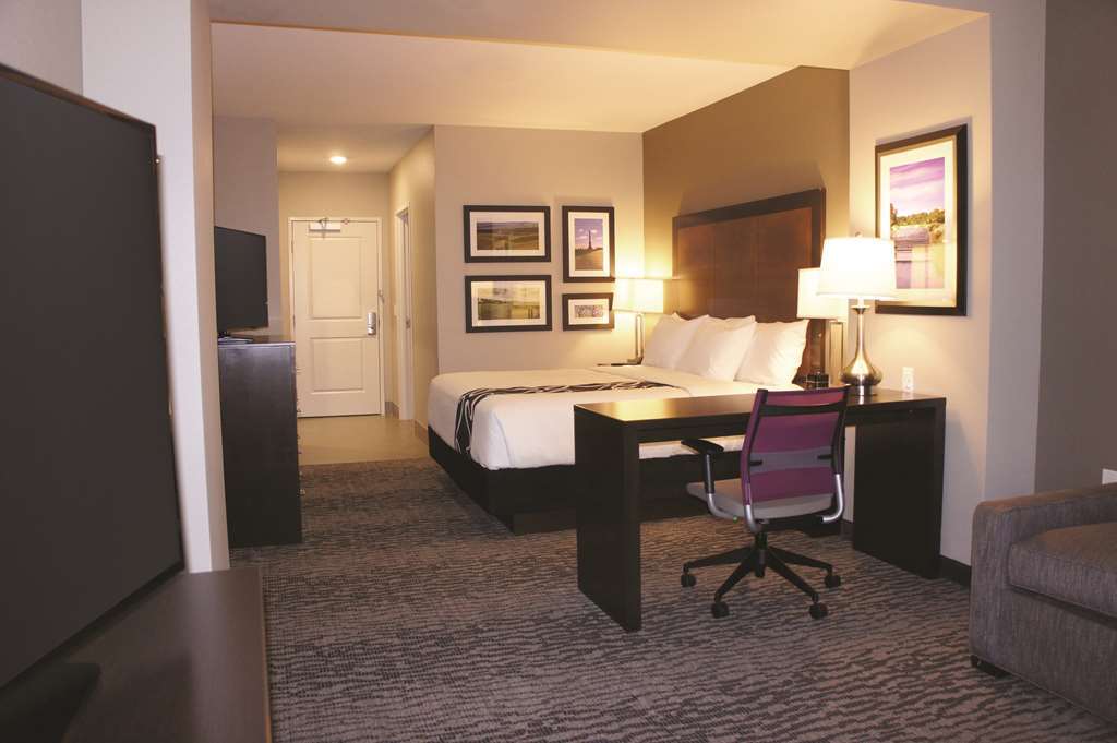 La Quinta Inn & Suites By Wyndham Уала Уала Стая снимка